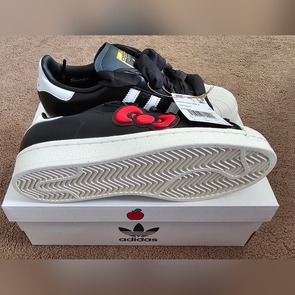 Adidas Hello Kitty Superstar - Picture 5 of 5